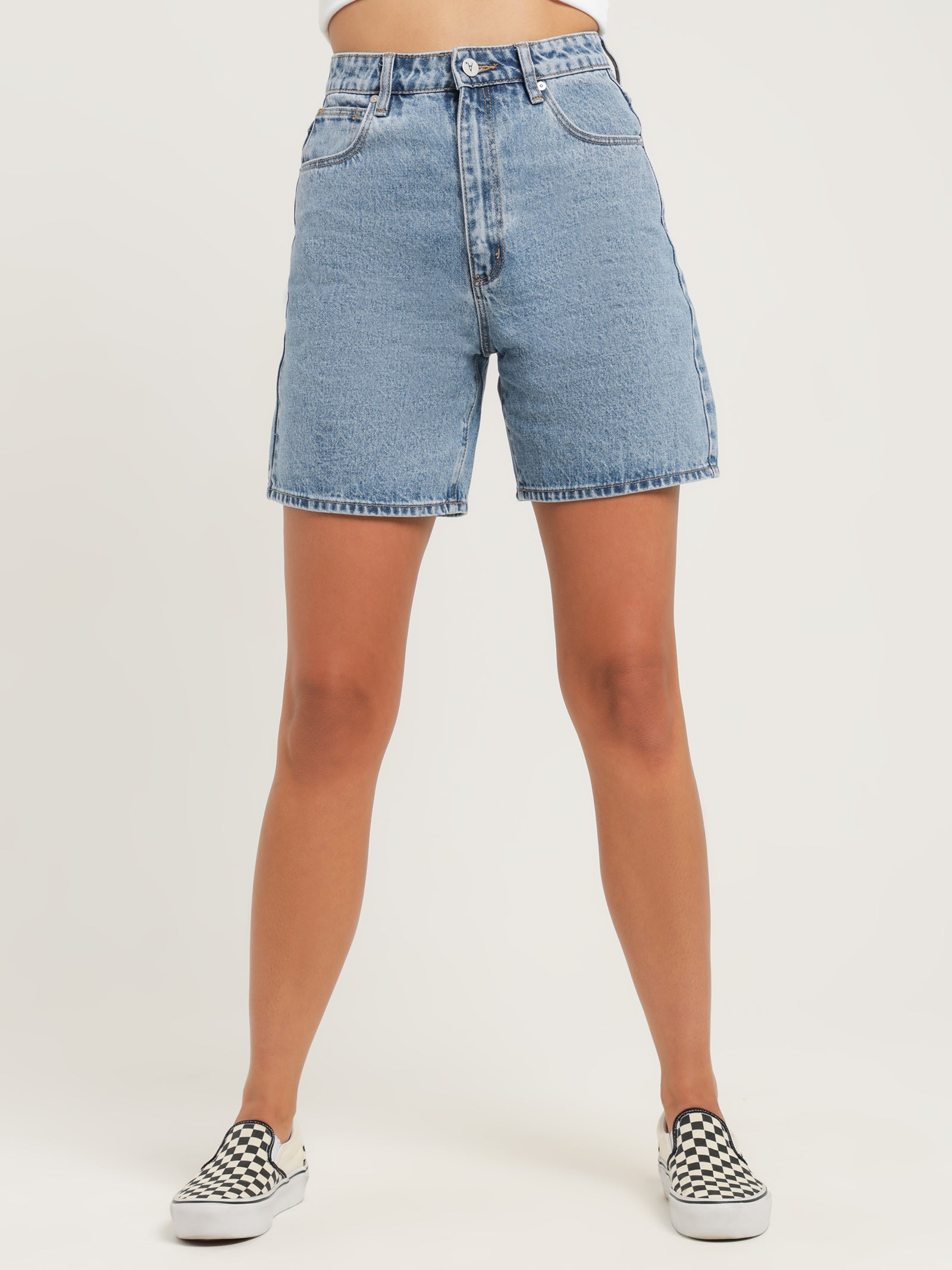 A Carrie Shorts in Denim