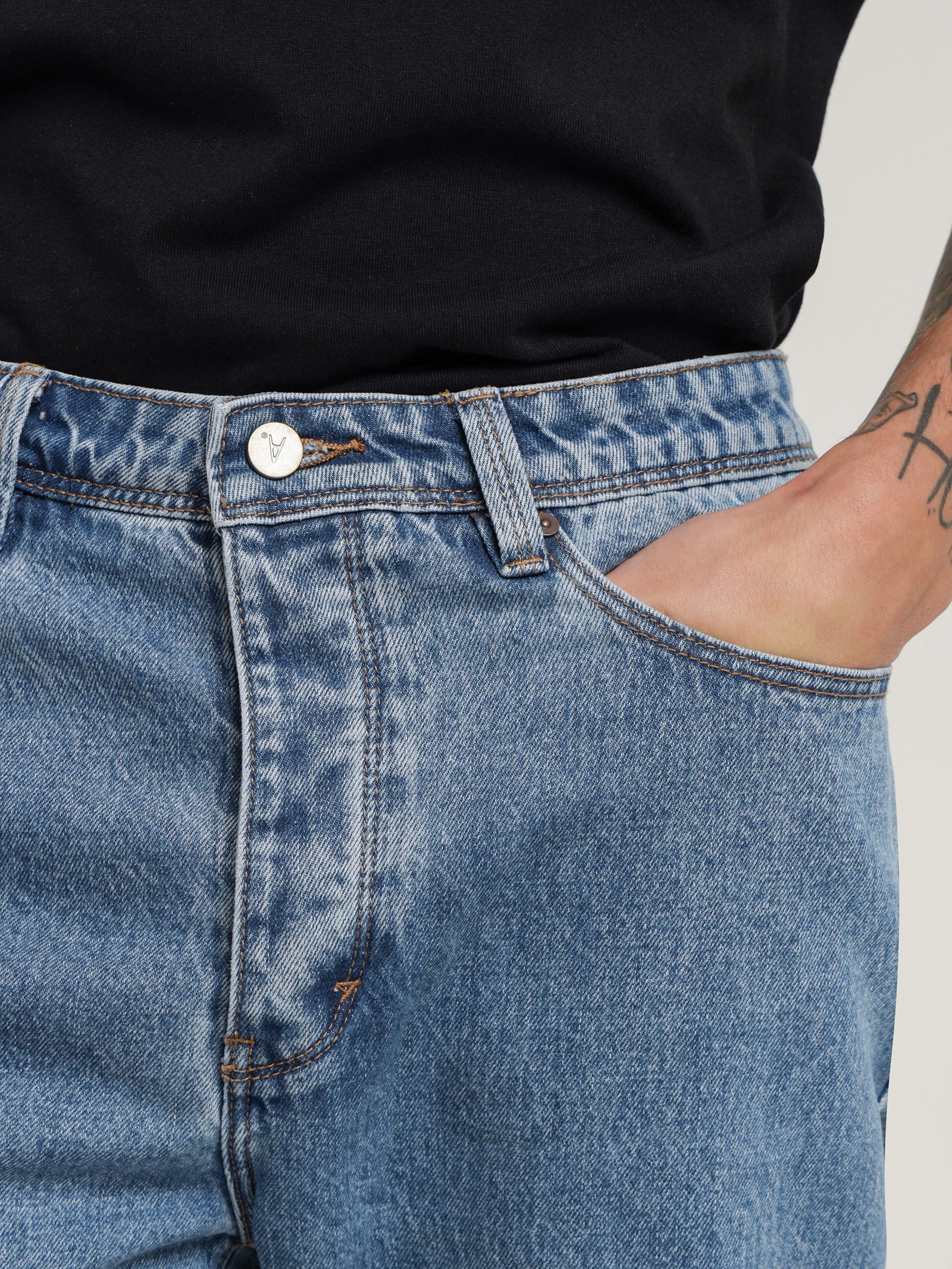 A 90s Relaxed Jeans in Death Disco Blue