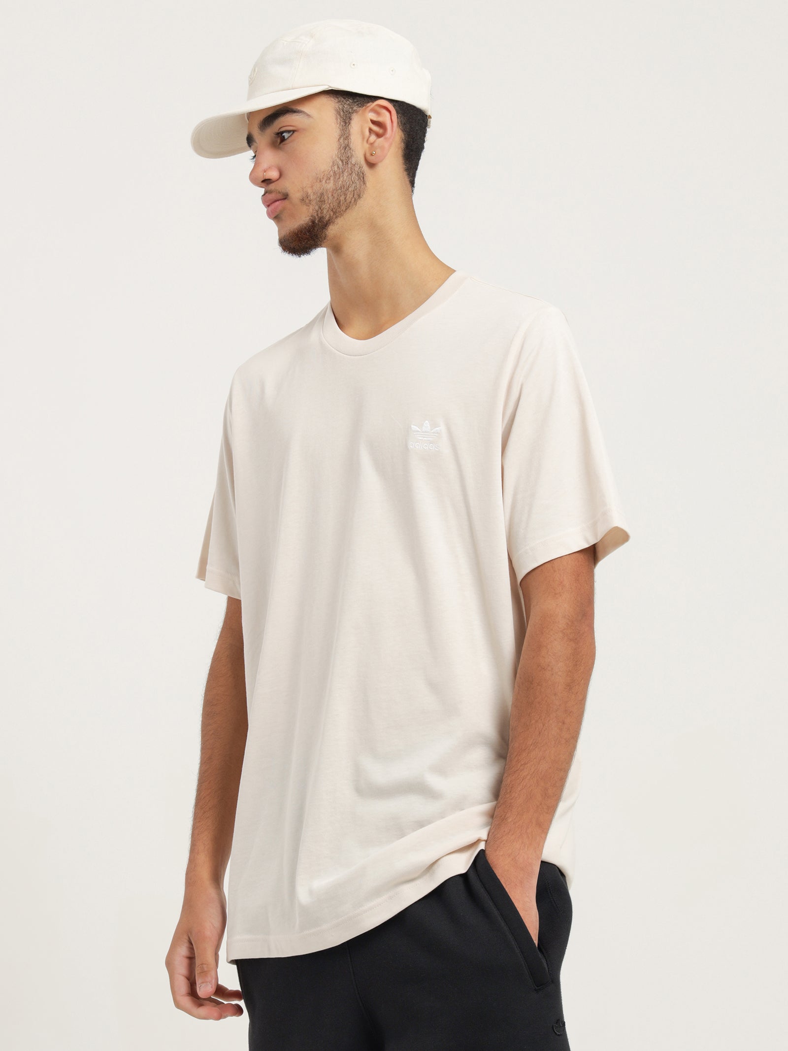 Adicolor Essentials Trefoil T-Shirt in Beige