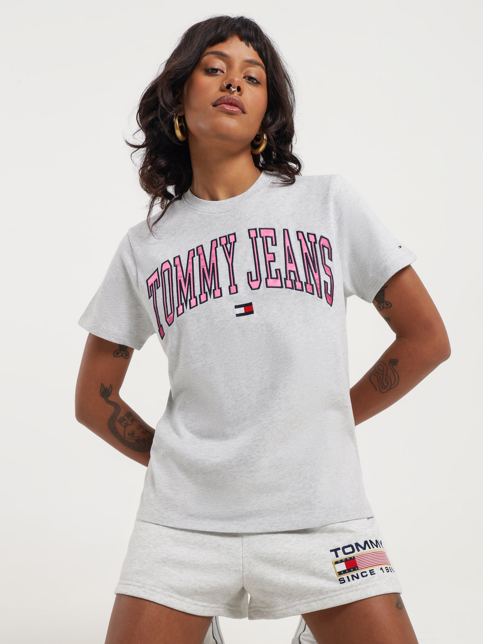 tema Nordamerika Ubetydelig Womens Tommy Hilfiger T Shirts | Glue Store
