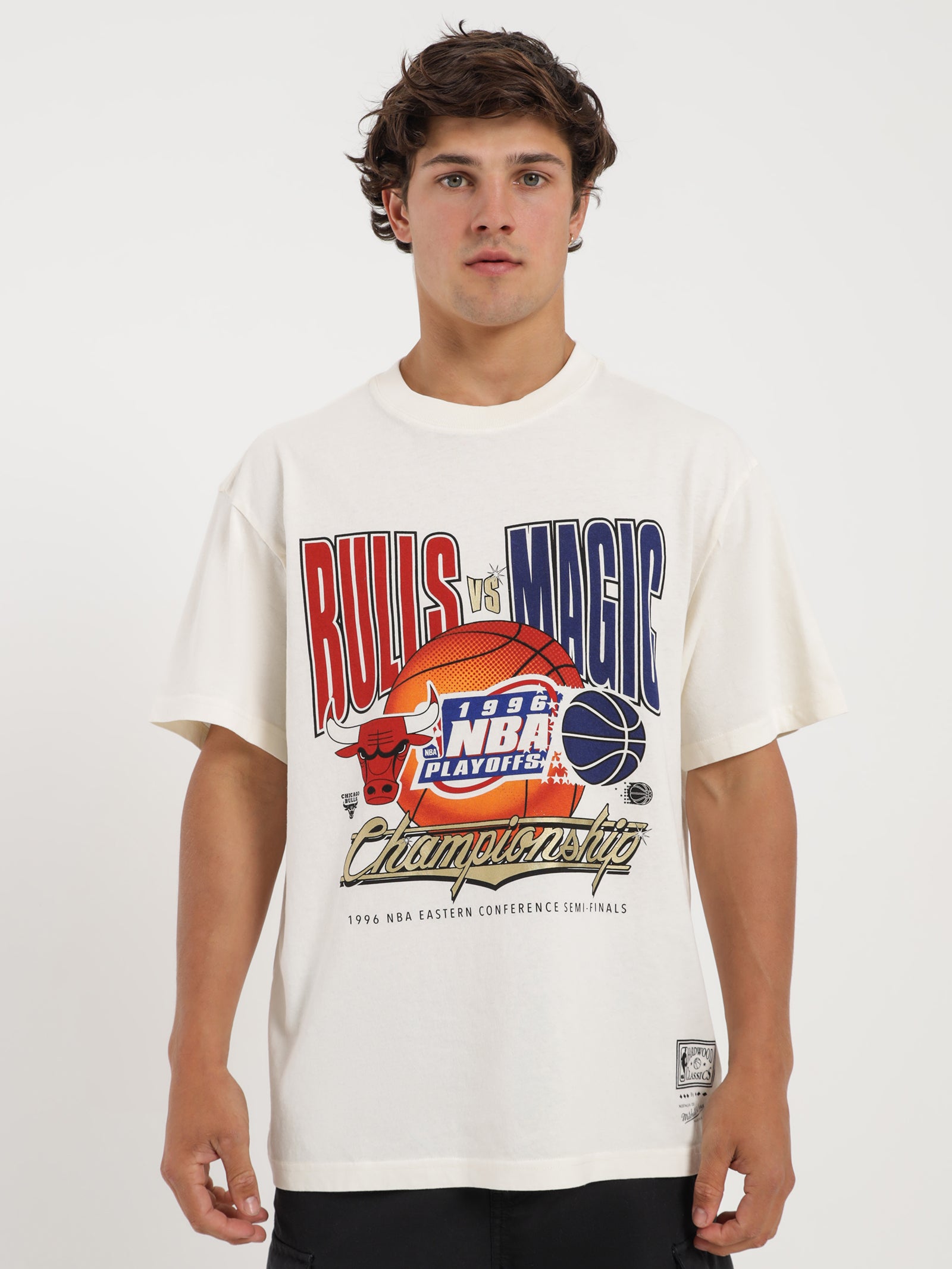 Mitchell & Ness Pistons Joe Louis T-Shirt / X-Large