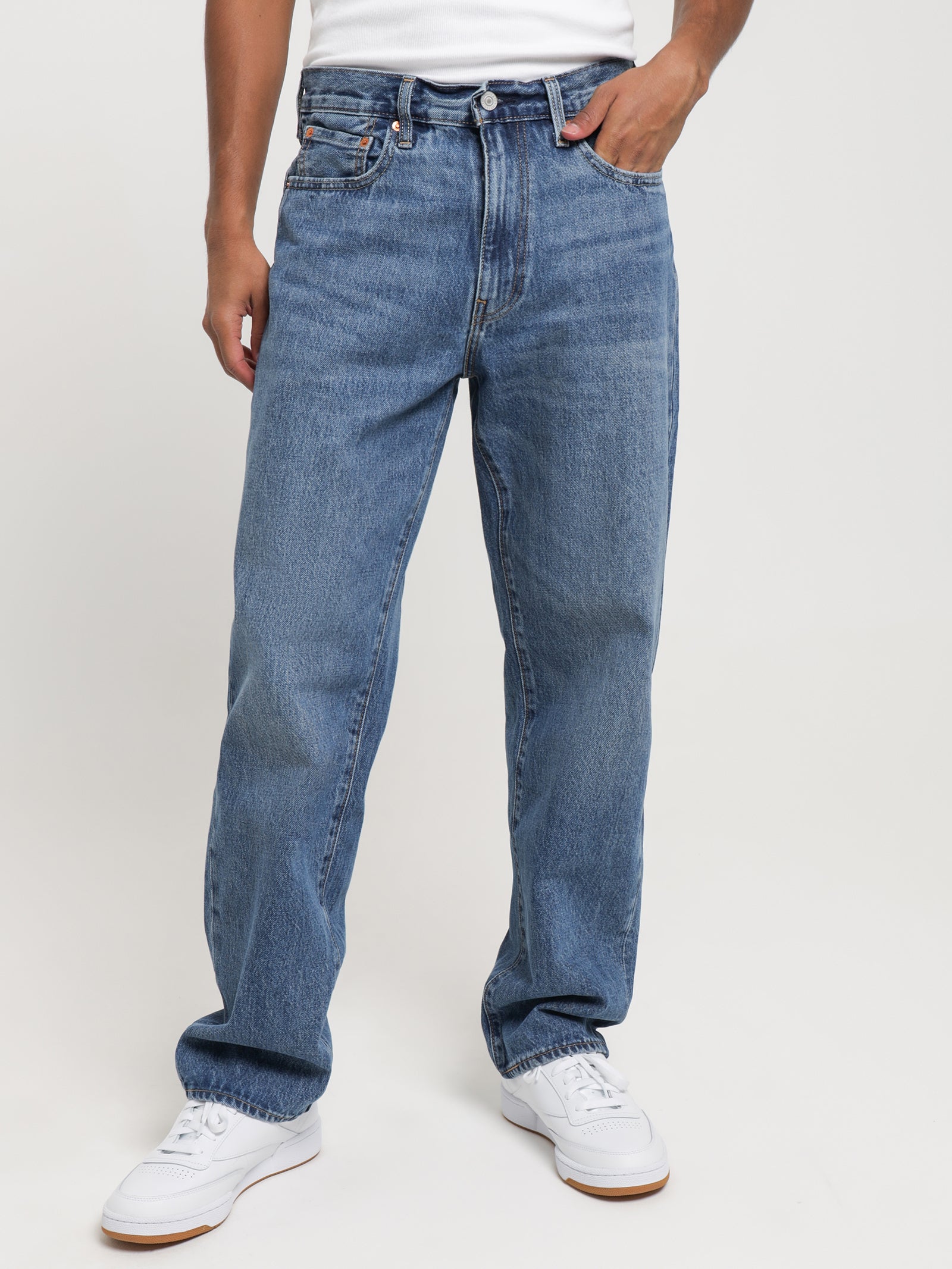 568 Stay Loose Jeans in Blue Denim