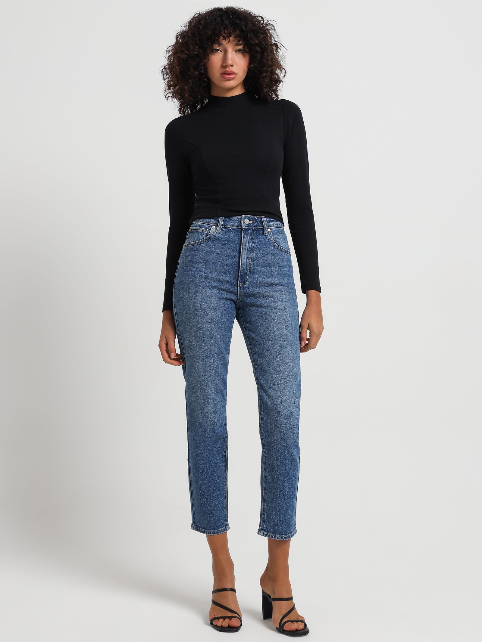 A 94 High Slim Jeans in Sadie