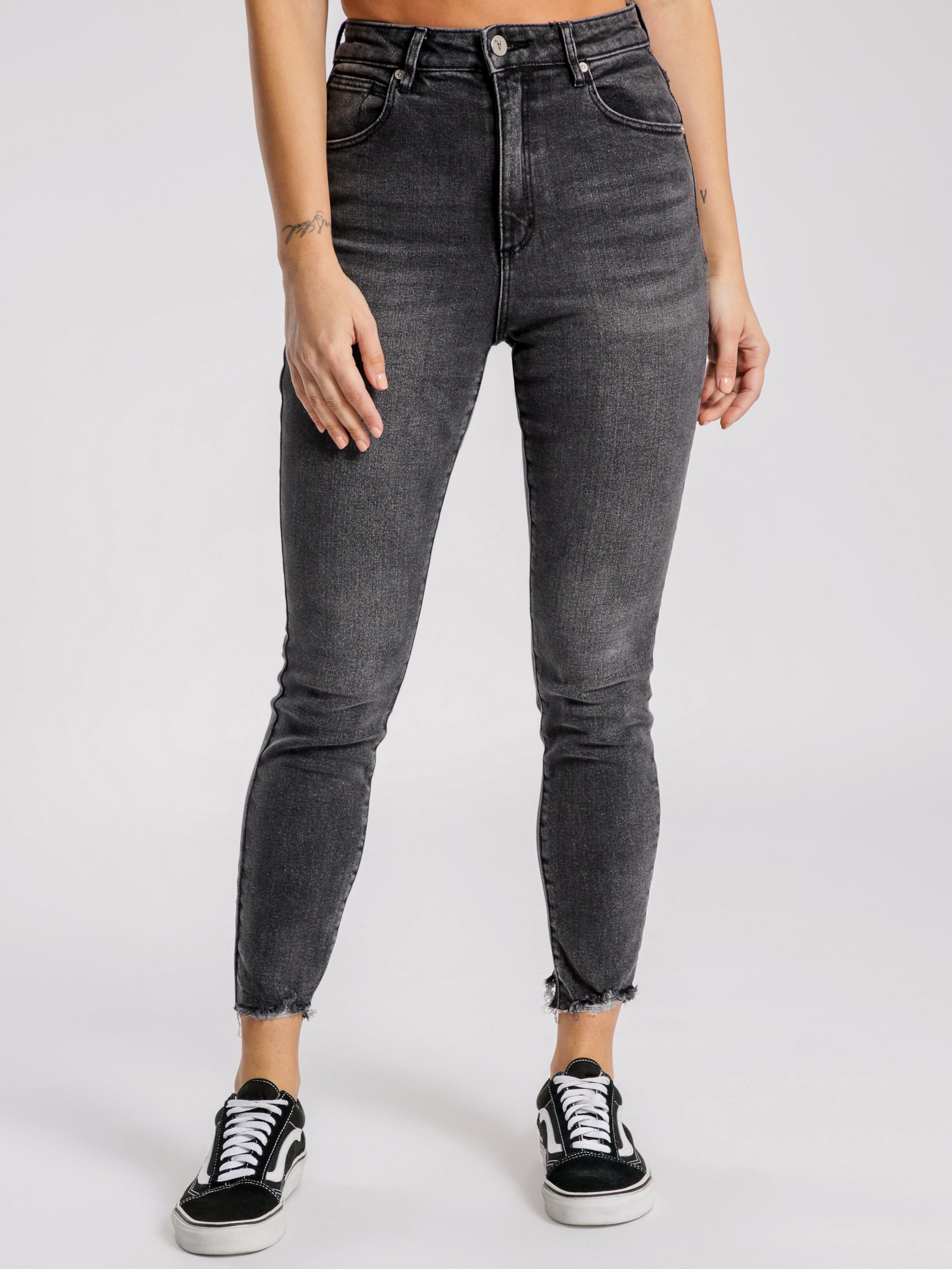 A High Skinny Ankle Basher Jeans in Worn Lover Black Denim