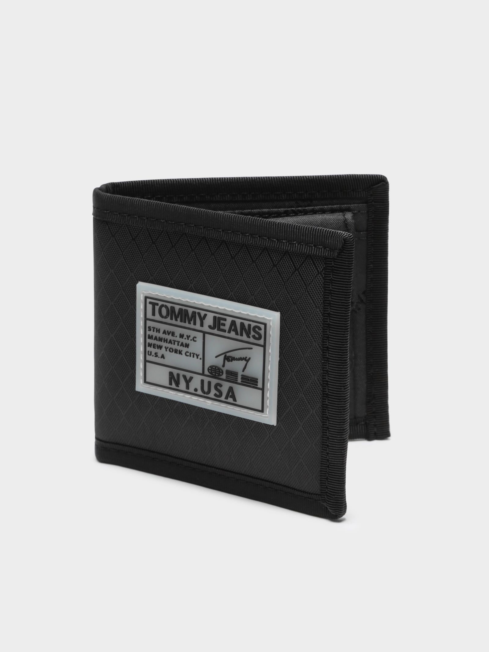 tommy hilfiger travel wallet