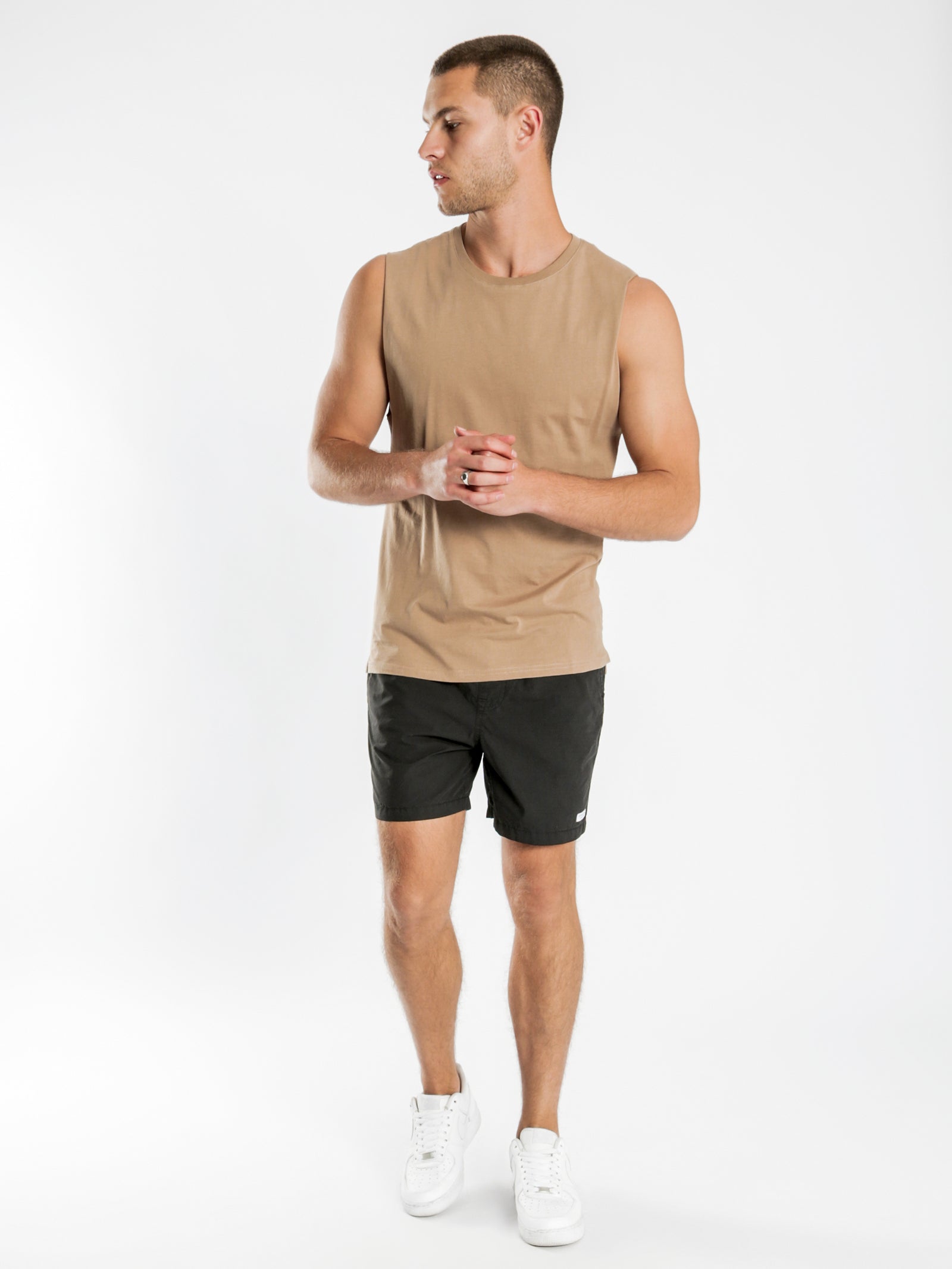 Basic Muscle T-Shirt in Hazel