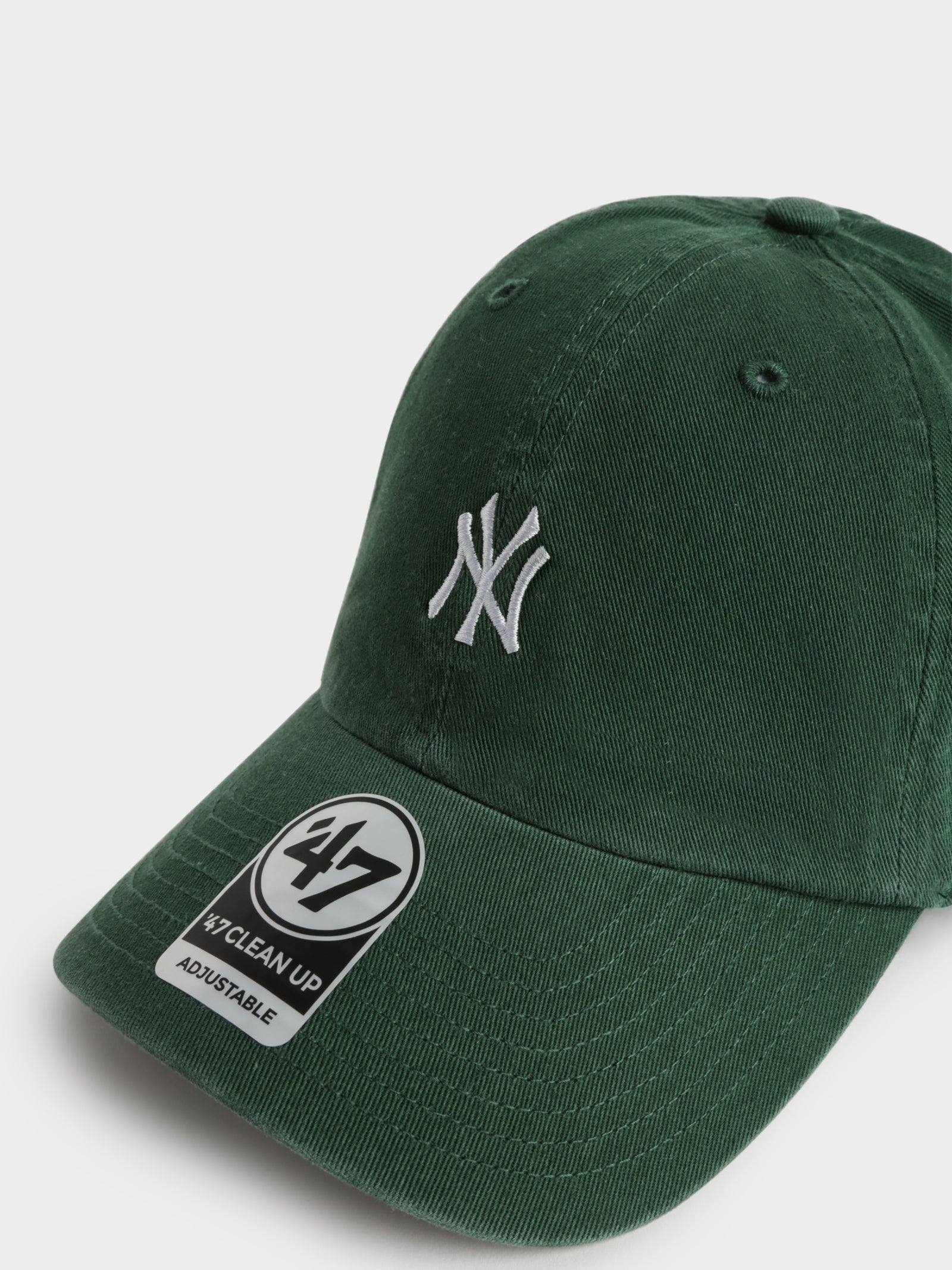 Base Runner Clean Up Strapback Cap in Dark Green