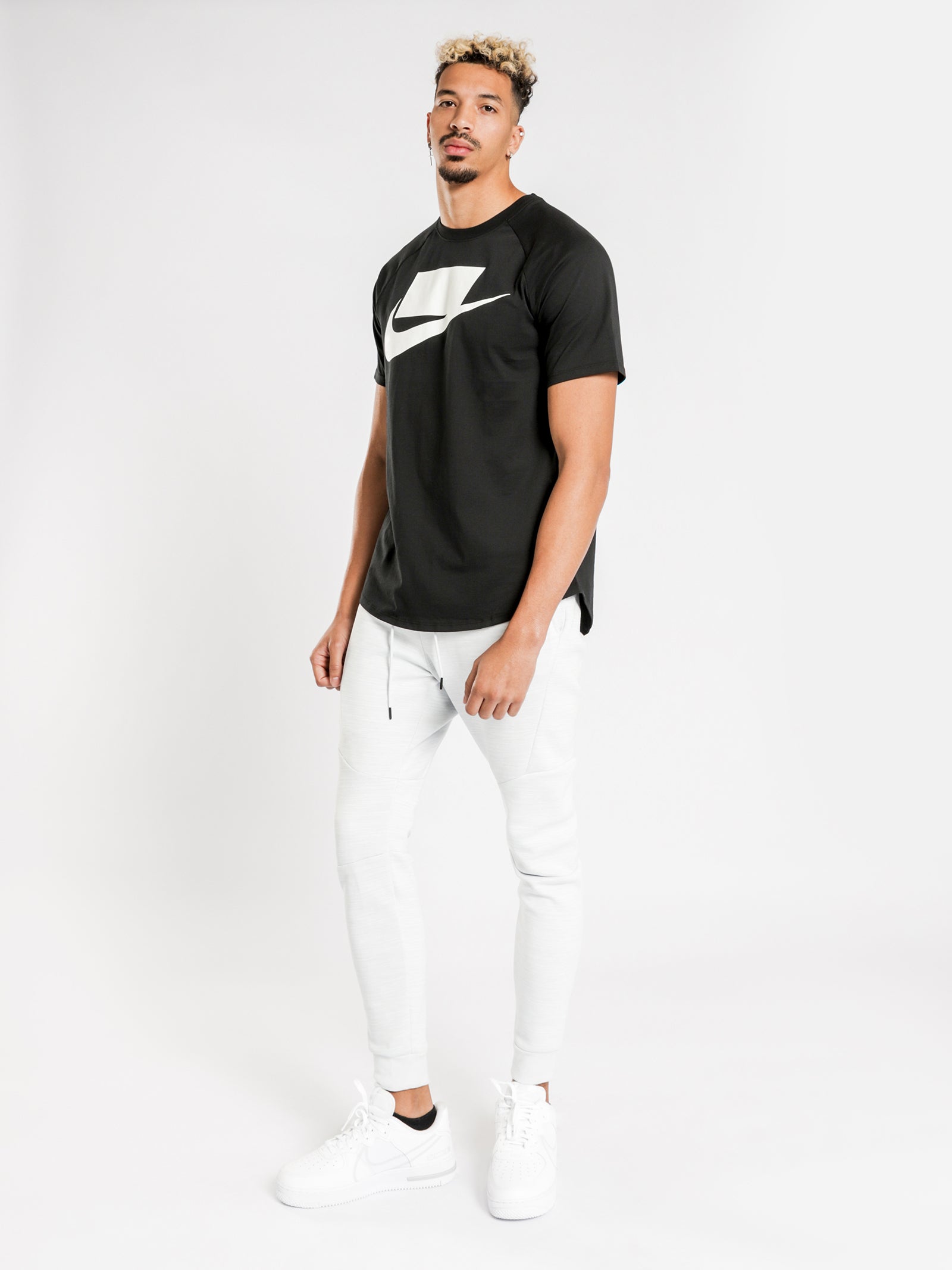 Air Short Sleeve T-Shirt in Black