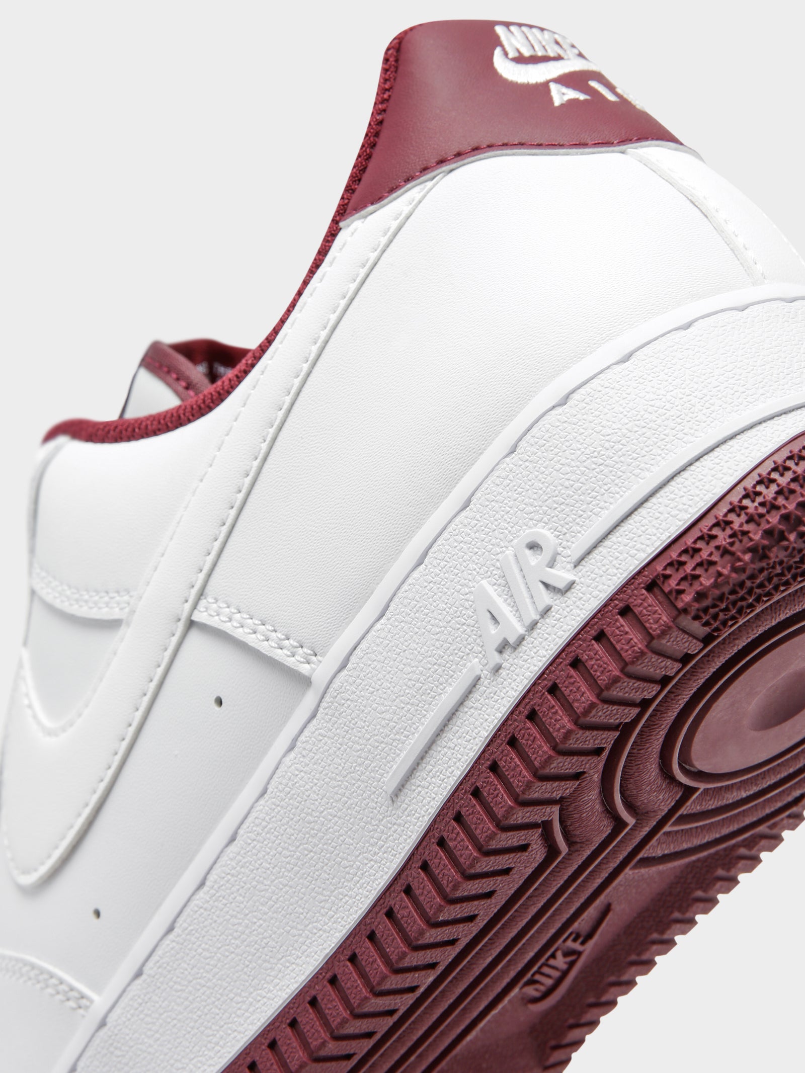 Mens Air Force 1 07' Sneakers in White & Burgundy - Glue Store