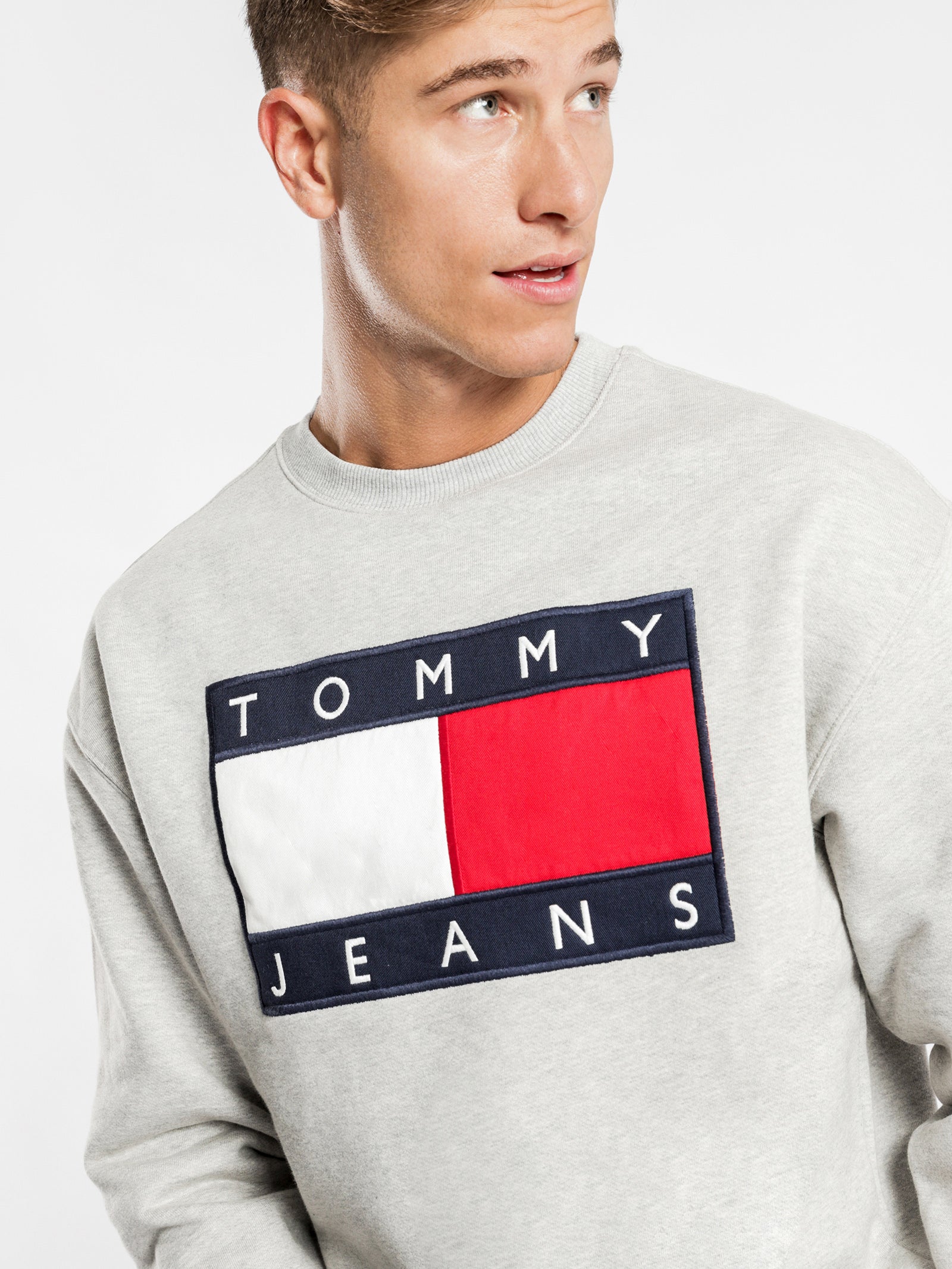 Tommy Flag Crew Sweater in Grey - Glue 