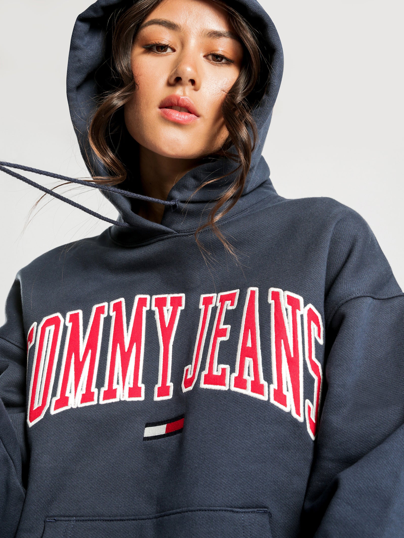 tommy jeans collegiate hoodie