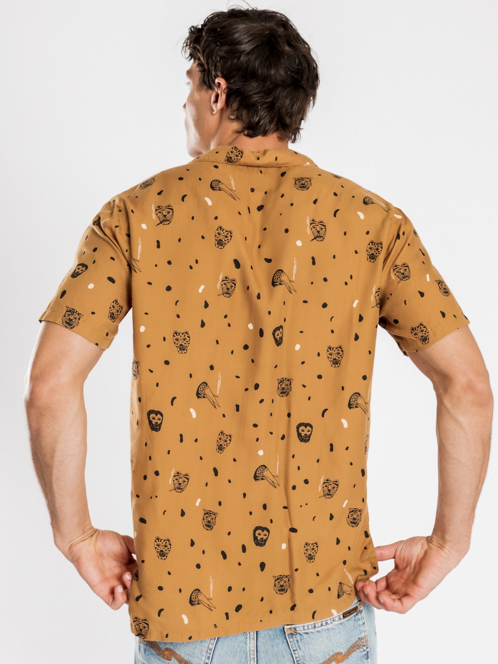 Arvid Misfit Creatures Shirt in Camel