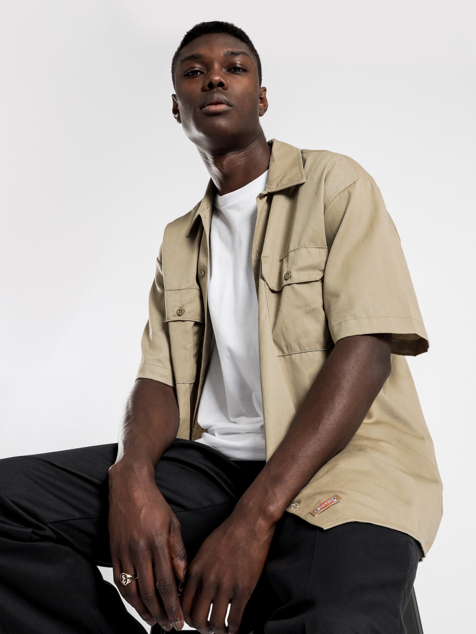 1574 Short Sleeve Shirt in Khaki