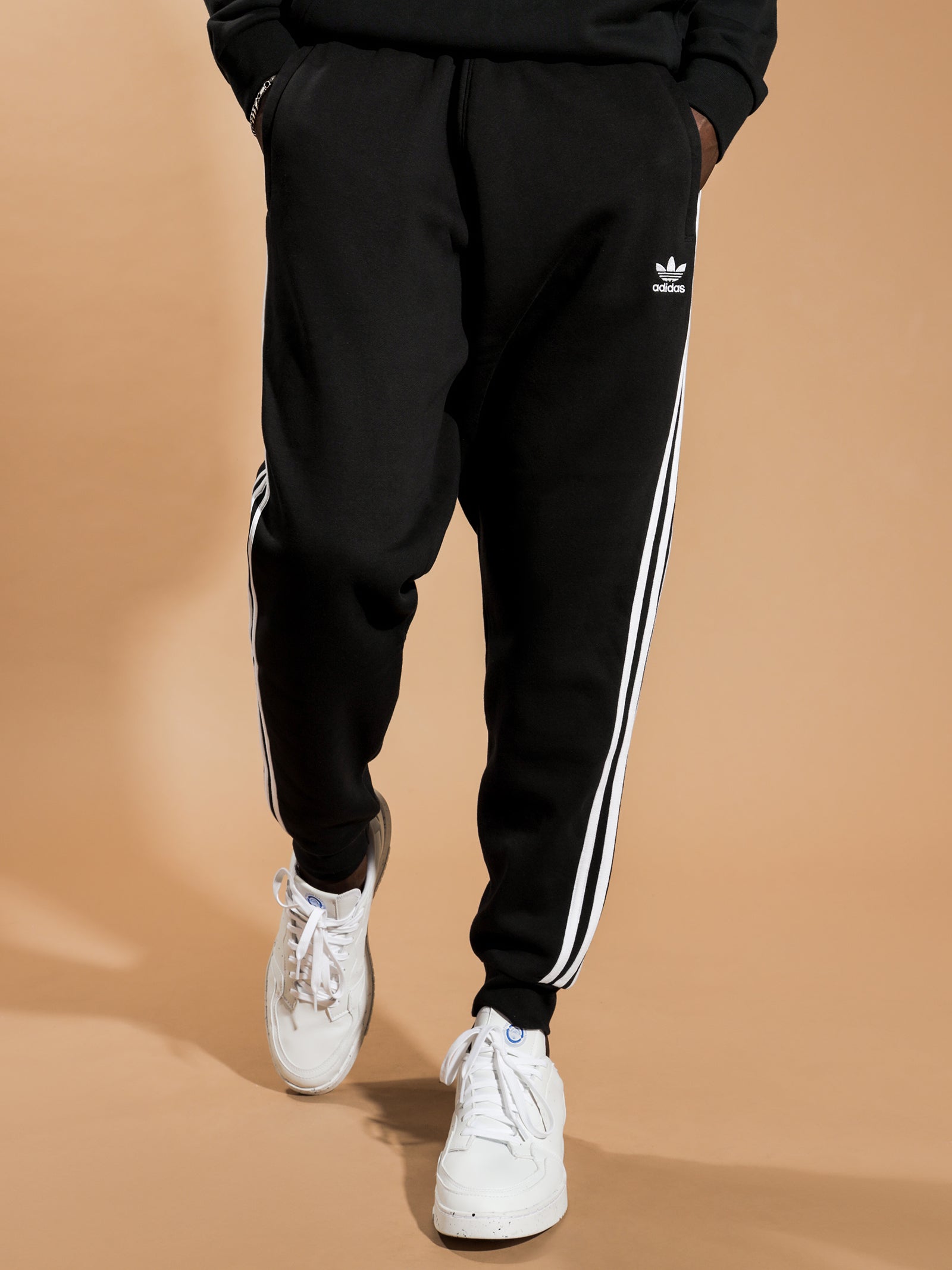 3 Stripes Sweat Pants in Black