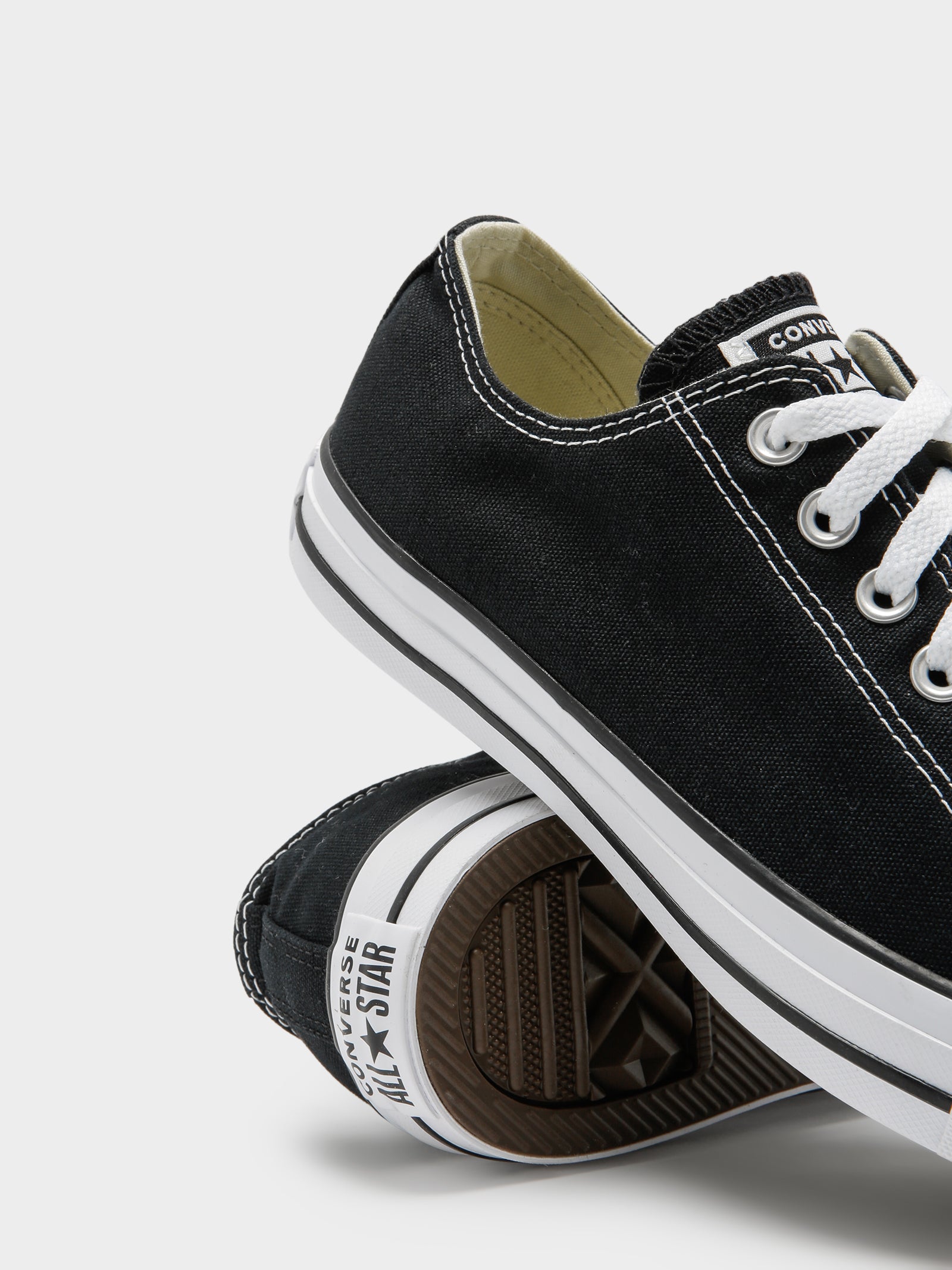 converse classic black low