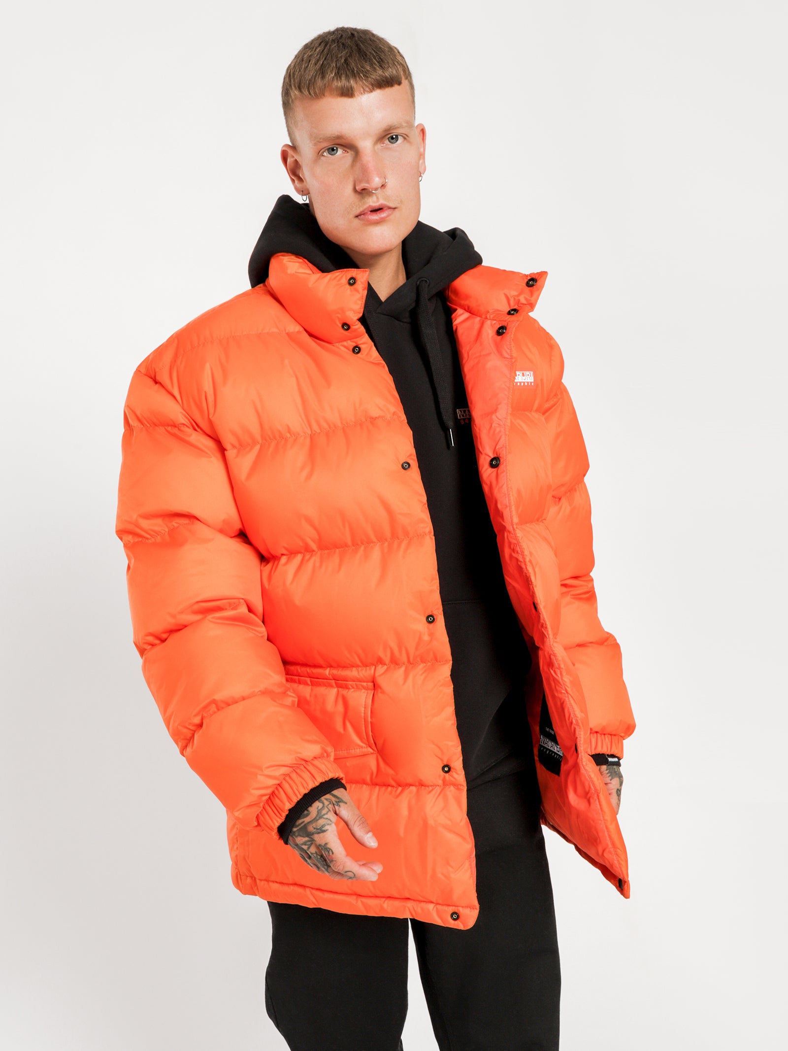 Ari Puffer Jacket in Orange Puffin