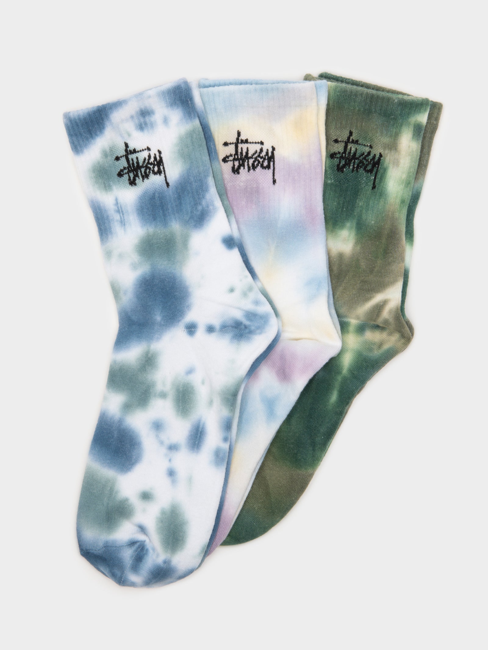 3 Pairs Of Graffiti Tie Dye Crew Socks in Blue & Green