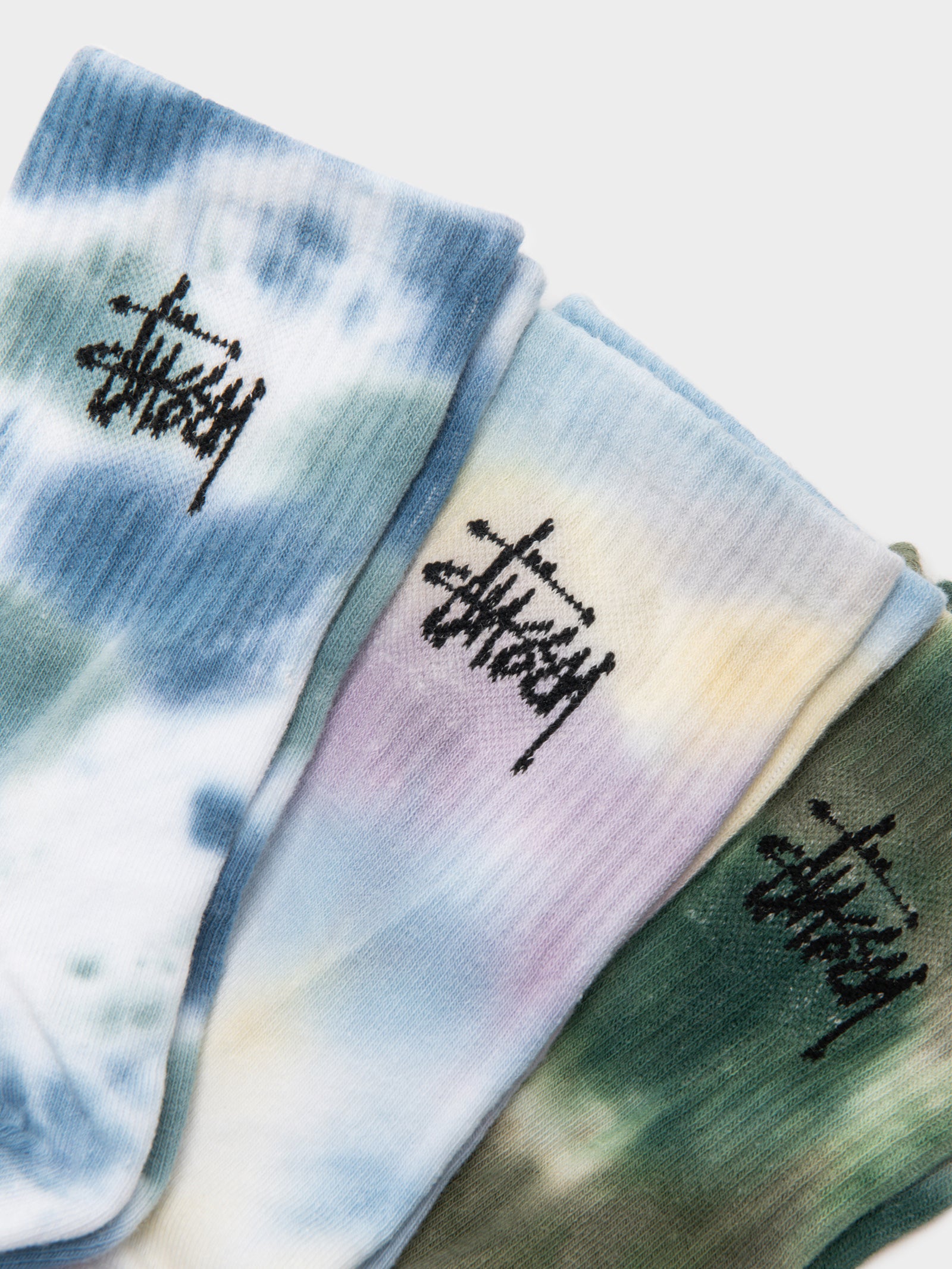 3 Pairs Of Graffiti Tie Dye Crew Socks in Blue & Green