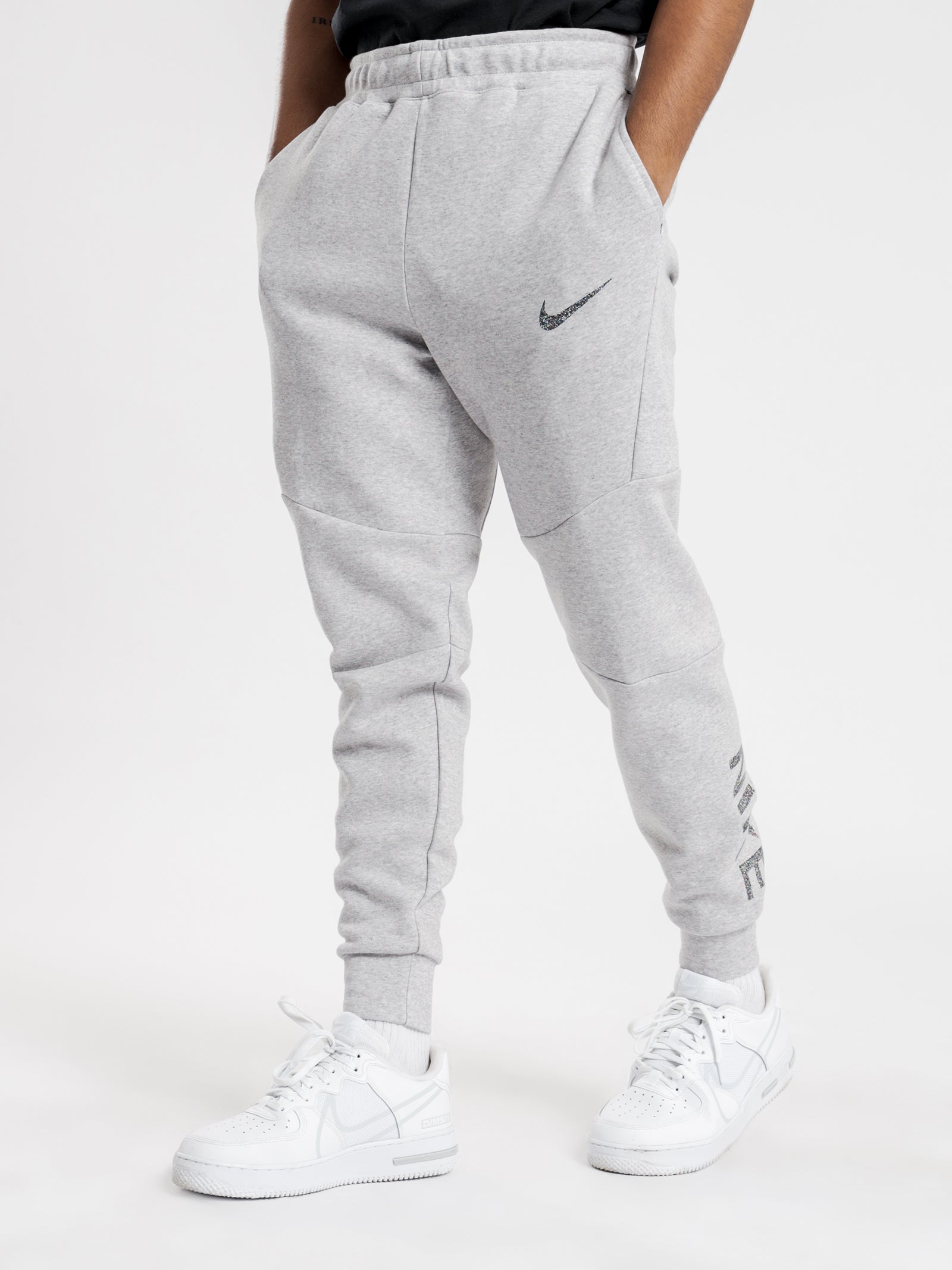 50 Joggers in Grey