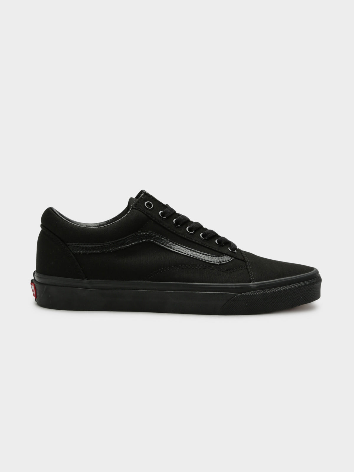 black sneakers vans