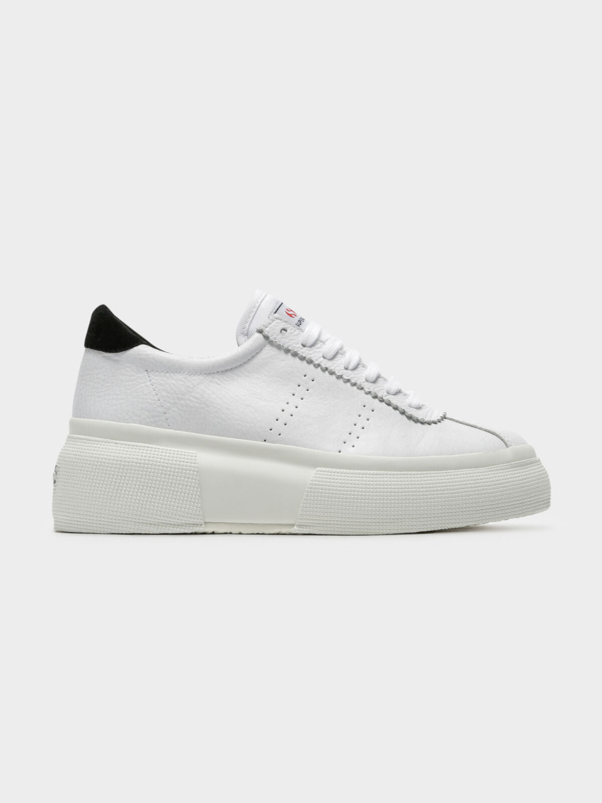 2822 Club 5 Comfleaw Platform Sneakers in White & Black