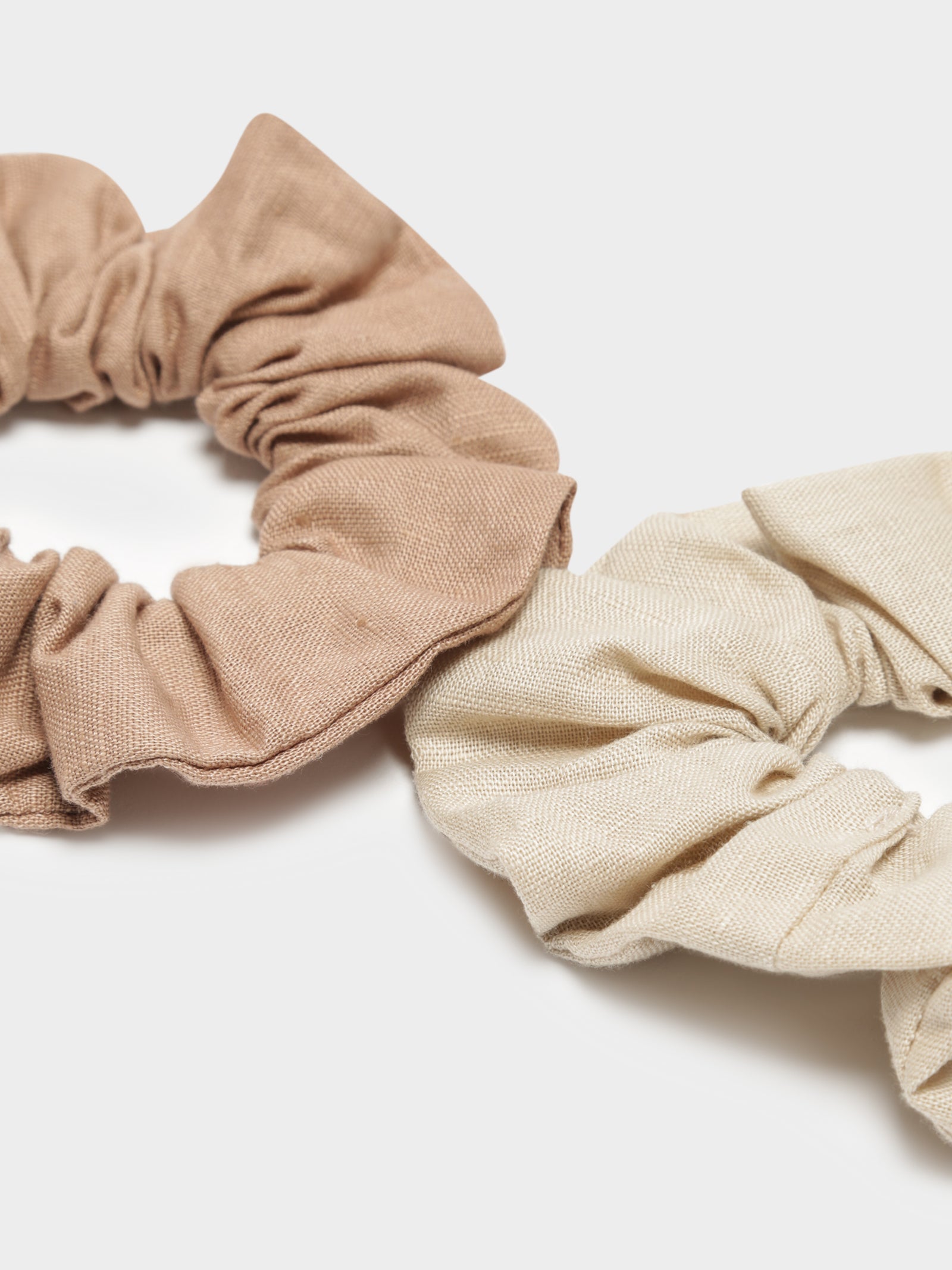 2 PK Scrunchies in Desert & Sand