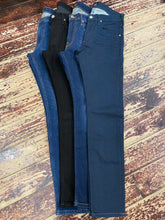Load image into Gallery viewer, Lee - ‘Luke’ Washed Blue Slim Tapered Jeans - L719GCBY
