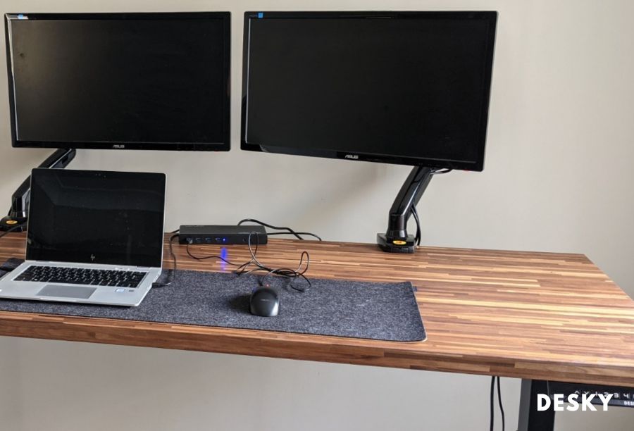 setting monitors correctly on a sit-stand desk