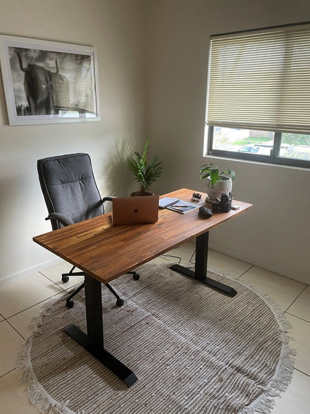 organised desk setup