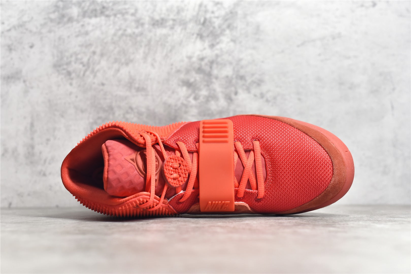 nike red october yeezy