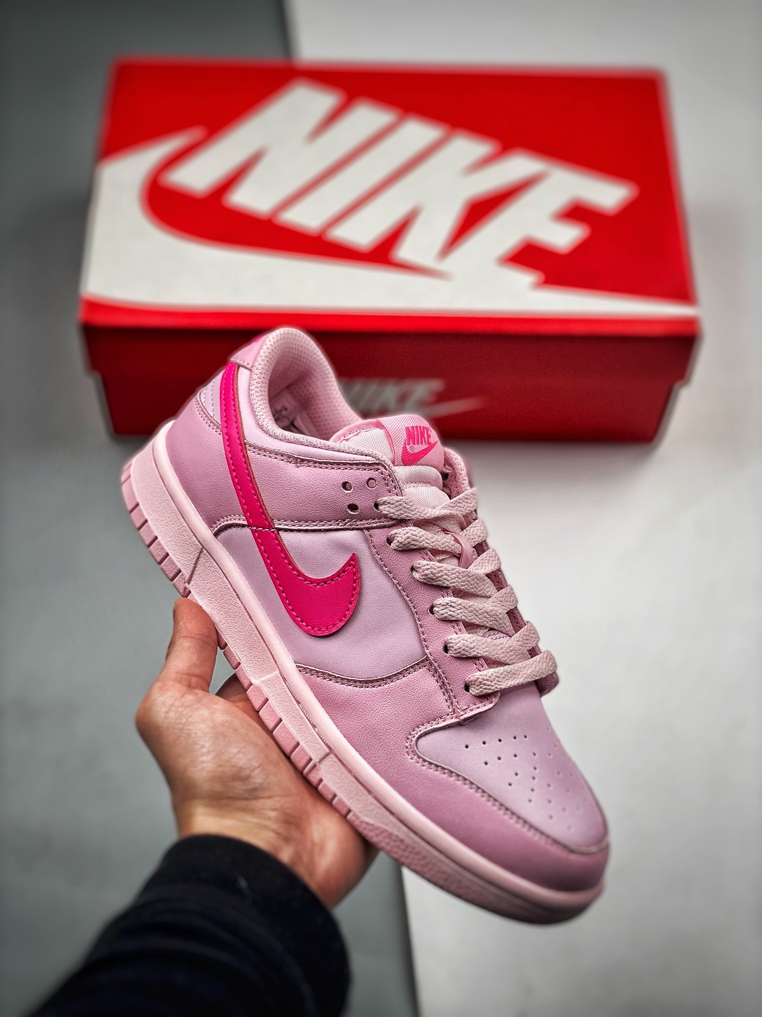 nike gs dunk low triple pink