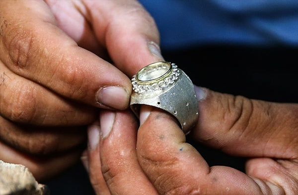 anelli 
con sigillo artigianali 
per uomo e donna