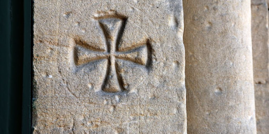 La Croix des Templiers : Un Symbole Millénaire Chargé de Mystère et de Signification