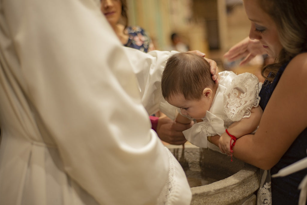 Baptême avec Élégance : Les Chevalières Personnalisées