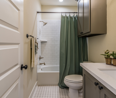 廁所設計重點–浴簾輕隔間獲得更私密的如廁空間