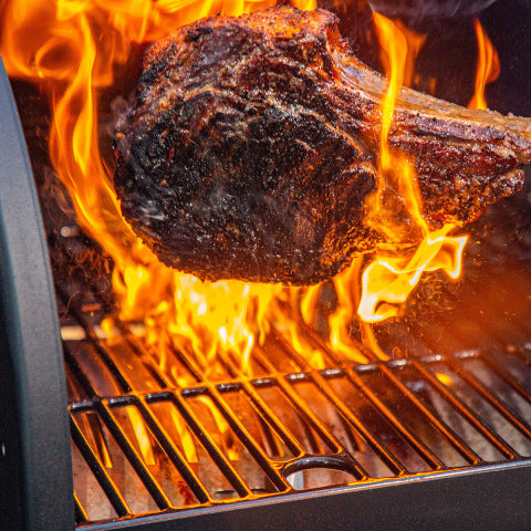 Direktes Grillen, Steak über Flamme