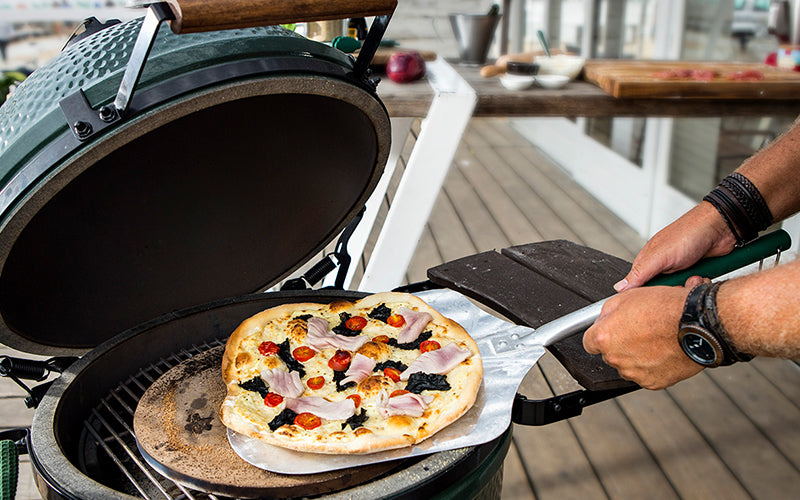 Pizza im Big Green Egg Kamado Grill