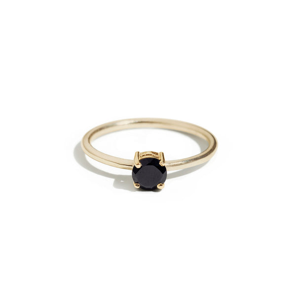 9ct gold luxury round black spinel ring
