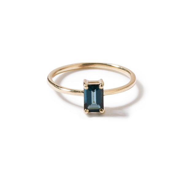 9ct yellow gold luxury emerald cut london blue topaz ring -vertical