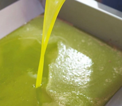 l'huile d'olive fraîchement pressée