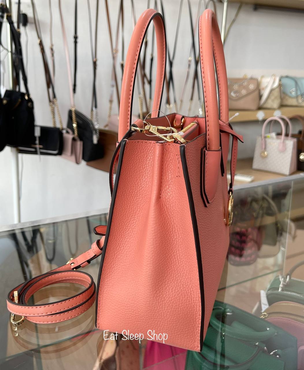 MICHAEL KORS MERCER MEDIUM MESSENGER LEATHER IN SHERBET – eatsleepshop