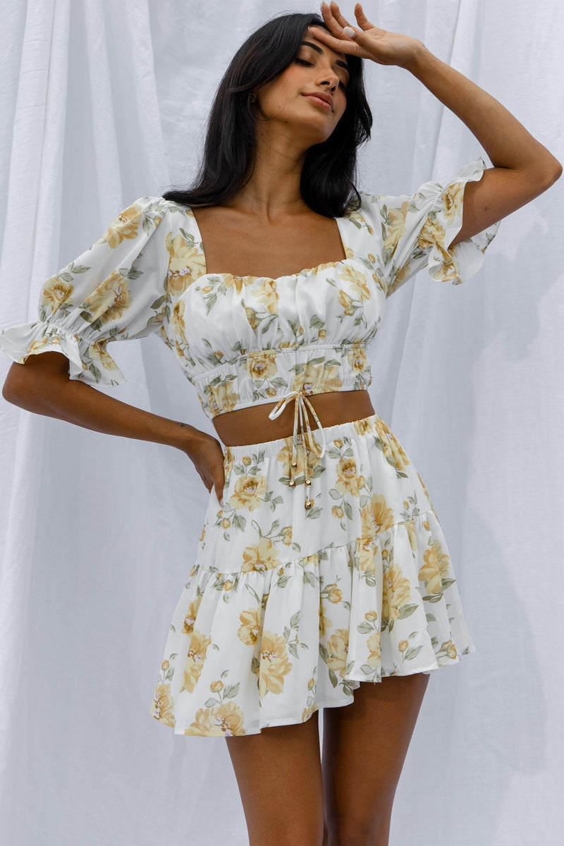 Shop the Lilibet Puff Sleeve Drawstring Crop Top Floral White | Selfie ...
