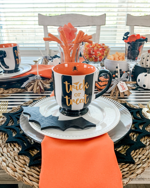 Halloween Table Decor Staples, Trick-or-Treat table & a Halloween Favo ...
