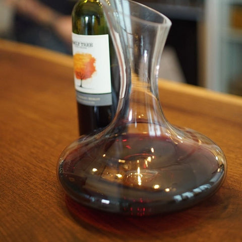 Decantar o Vinho - Pinott Wine