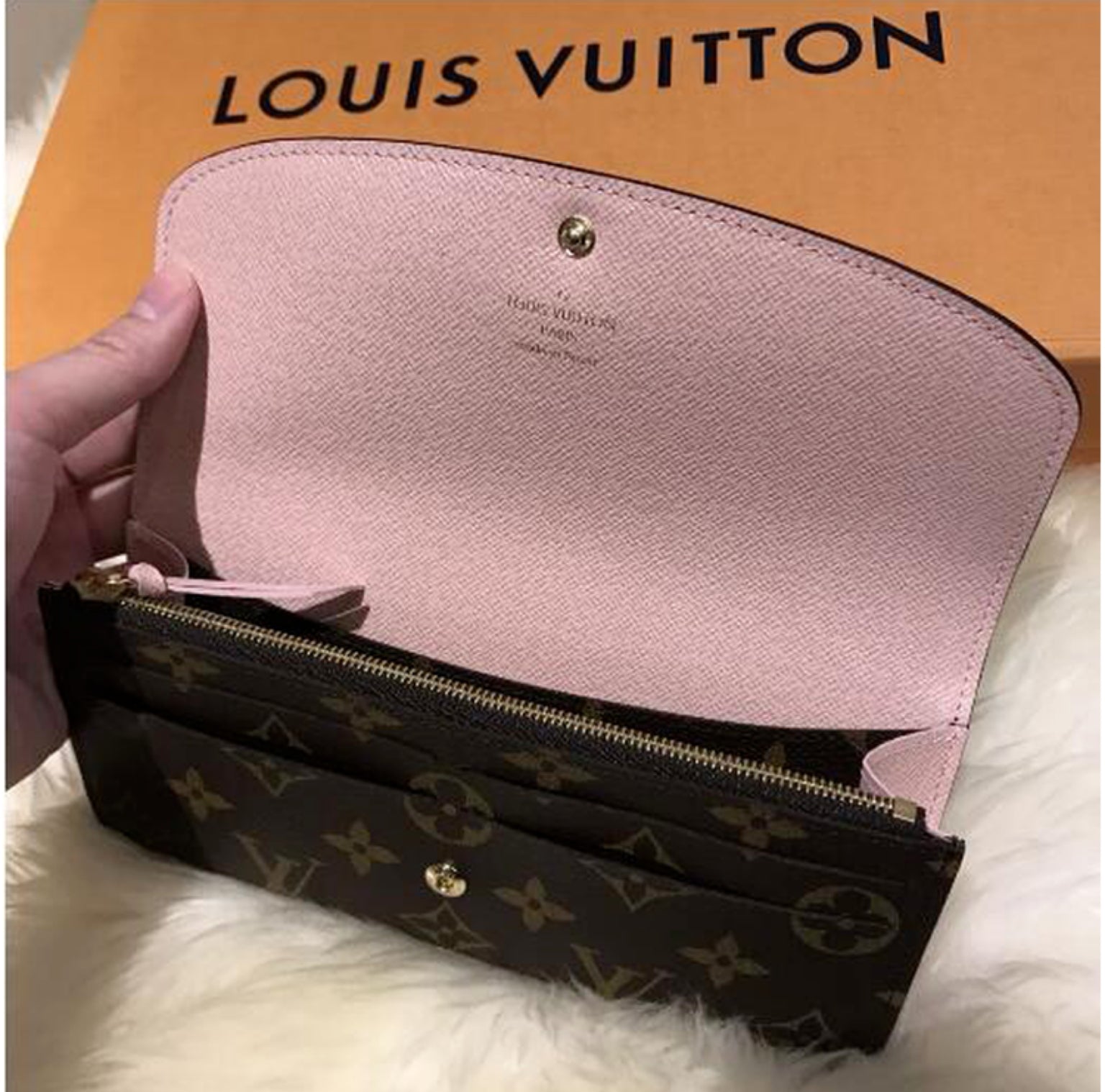 Portafogli Louis Vuitton Emilie in tela monogram marrone e pelle rosa