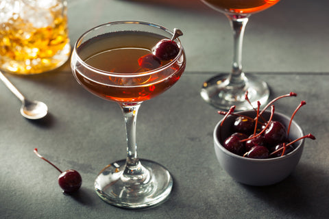 What to Put in Your Lowball Whiskey Glass: The Perfect Manhattan – SipDark