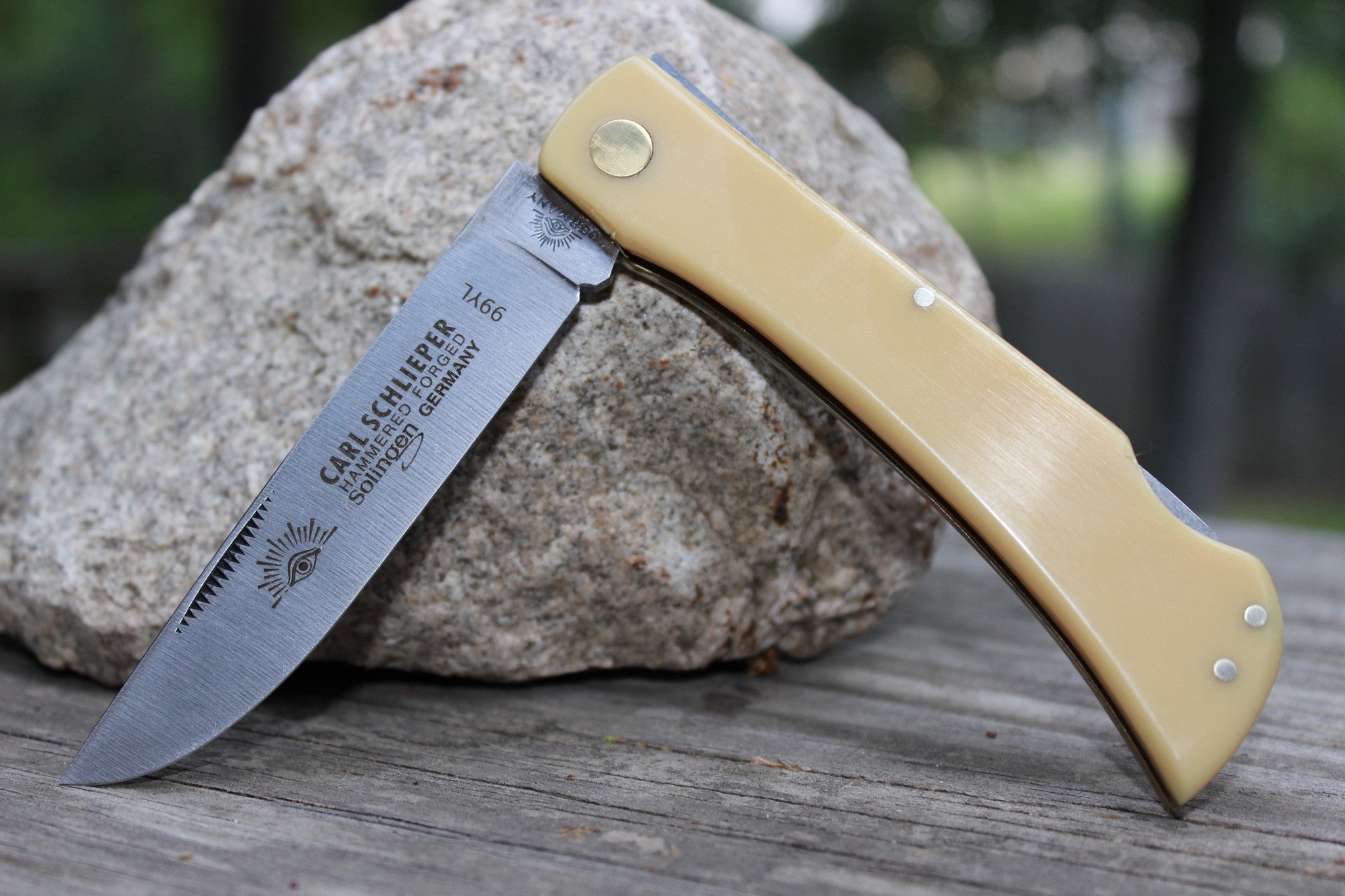 Sold at Auction: Carl Schlieper Eye Brand Sodbuster Lockback Knife