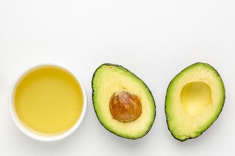 Can Natural Oil Give You Longer, Thicker Lashes? Avocado Oil 