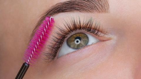 Essential Habits for Gorgeous and Natural-Looking Eyelashes - Brushing Lashes