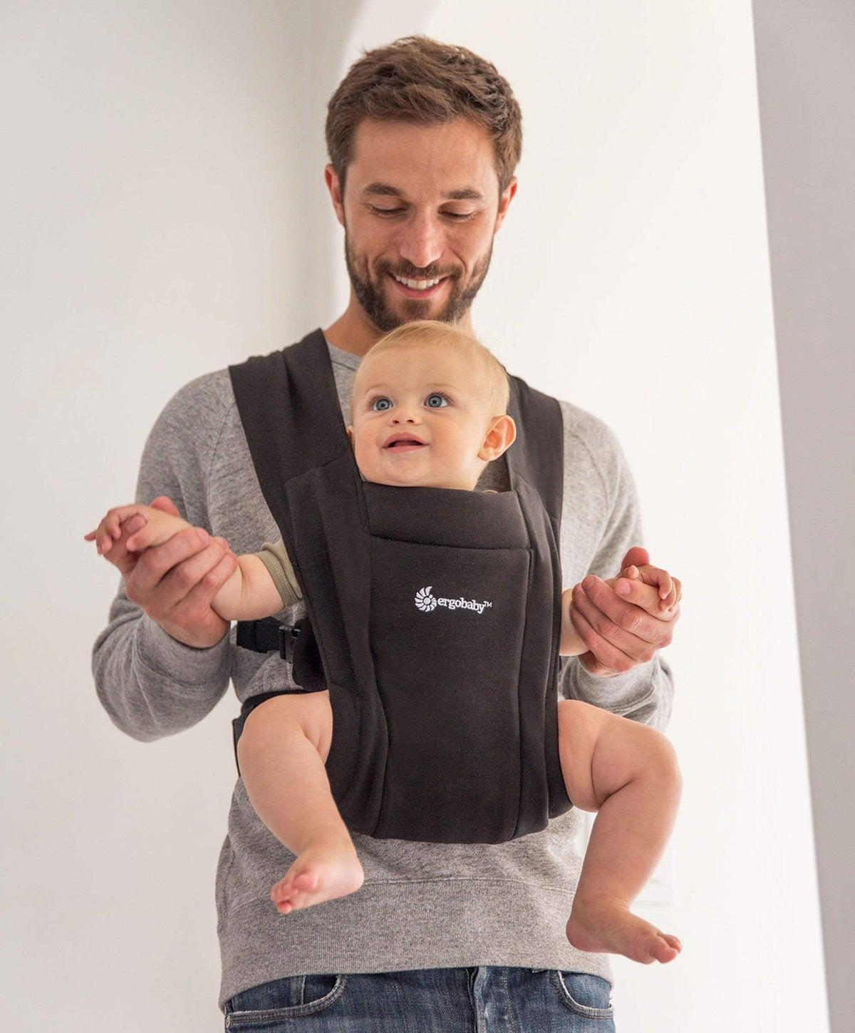 ergobaby embrace baby carrier